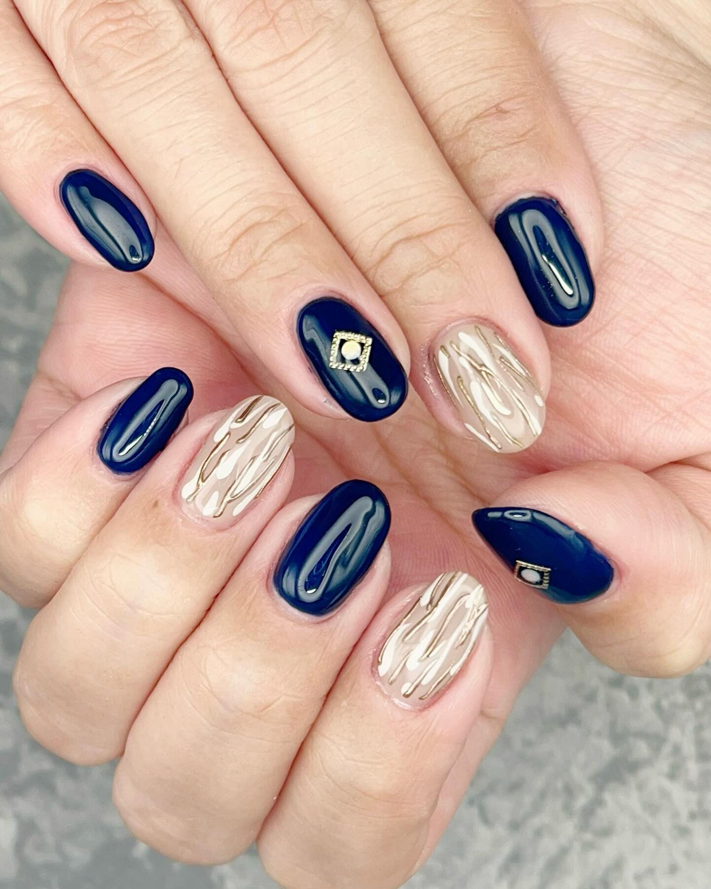 シンプルニュアンスネイルのご紹介です😌✨