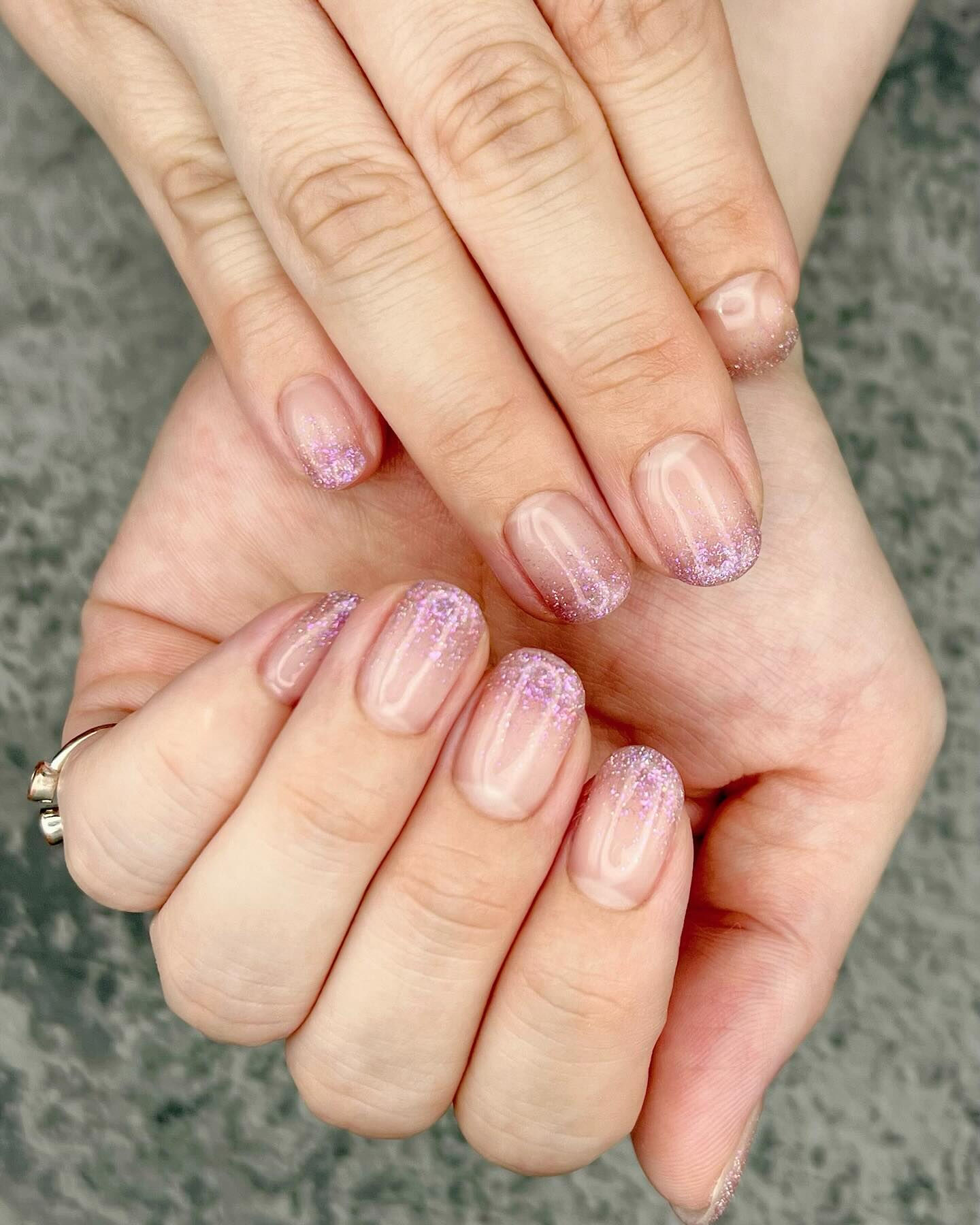 お客様にシンプルラメグラさせて頂きました✨夏はギラギラしたく