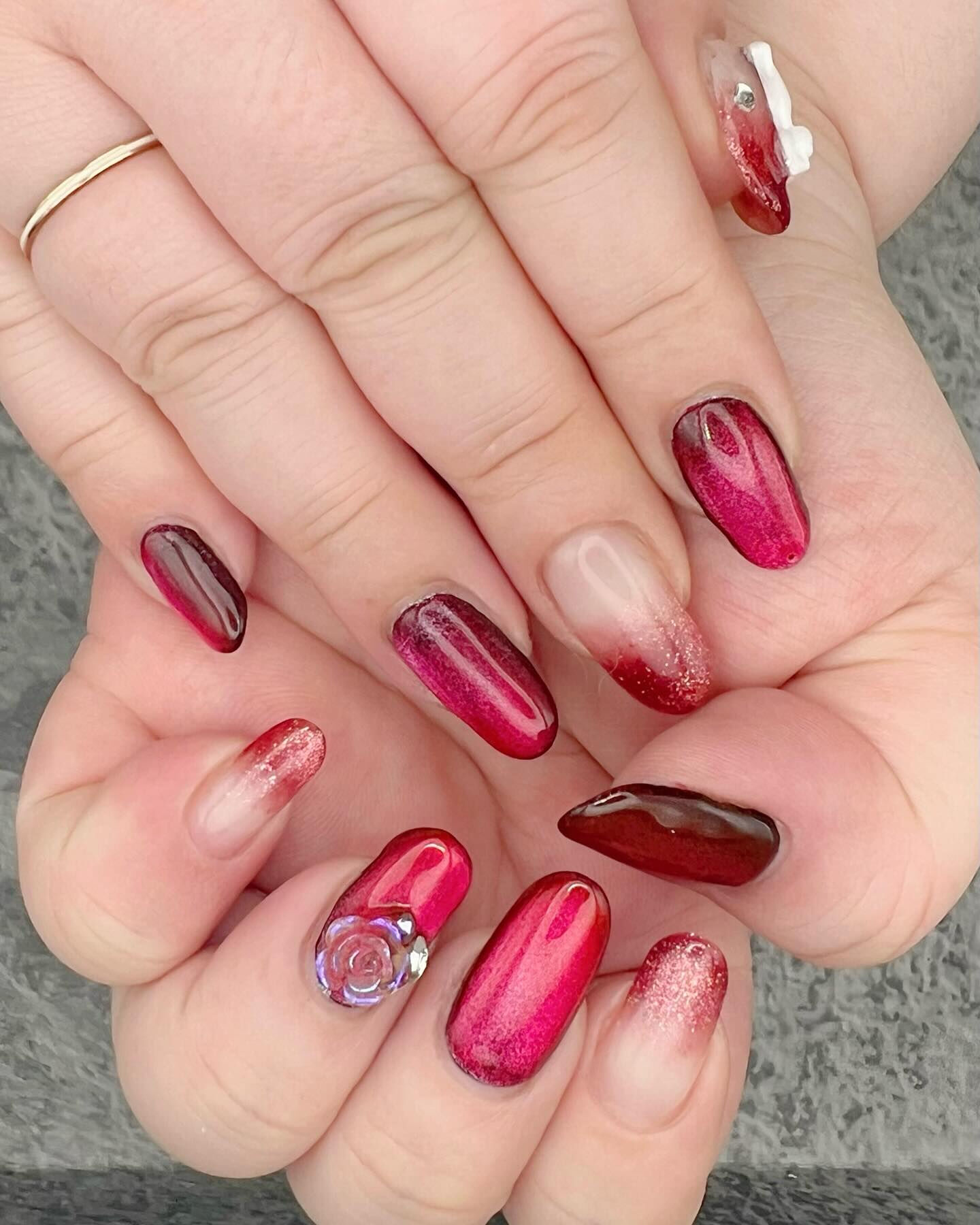 お客様の持ち込みデザインを施術させていただきました💅