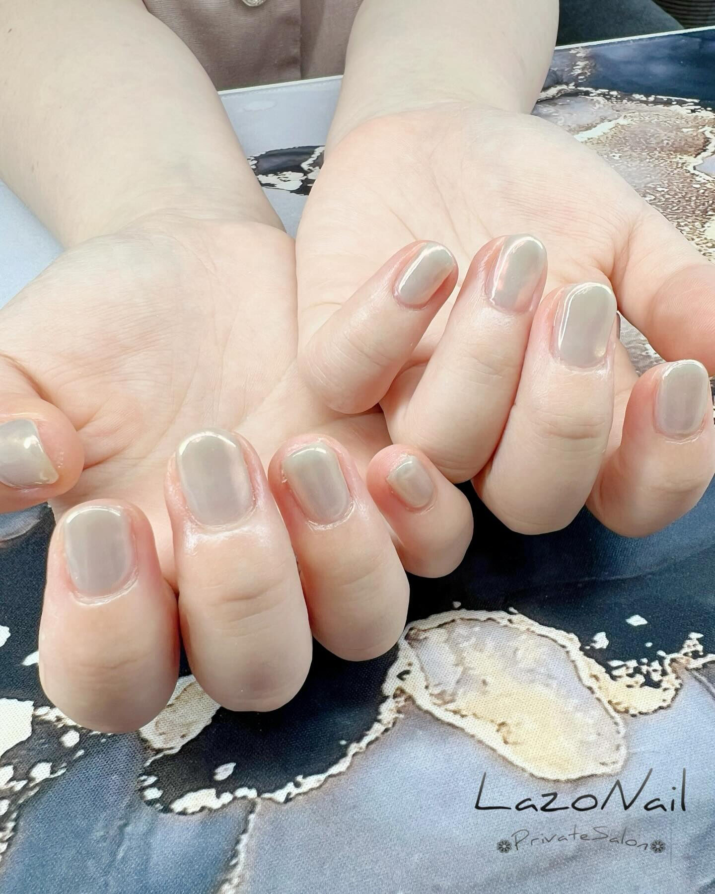 オーロラパウダー使ったネイルをさせていただきました💅