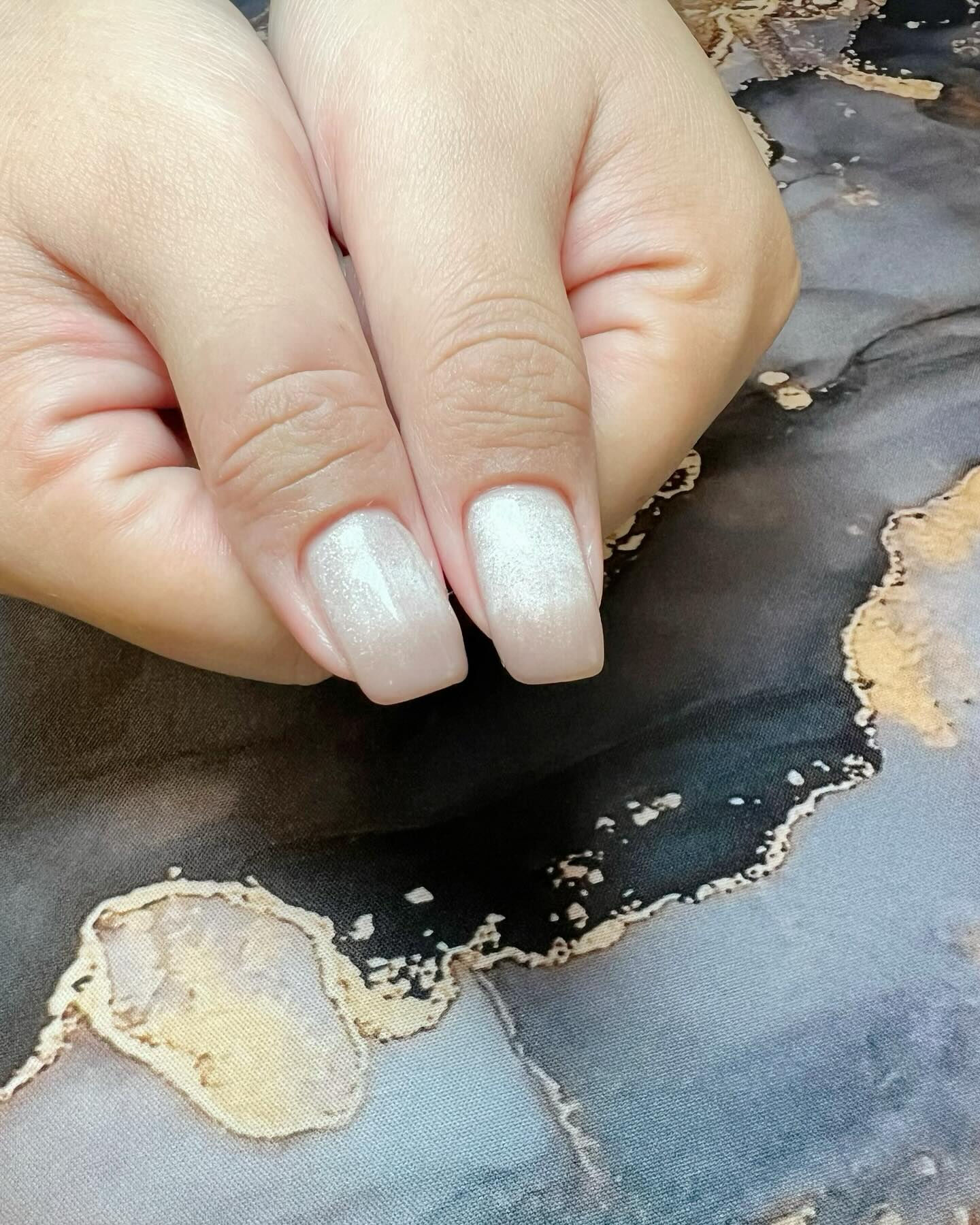マグネットネイル+カラグラさせていただきました💅