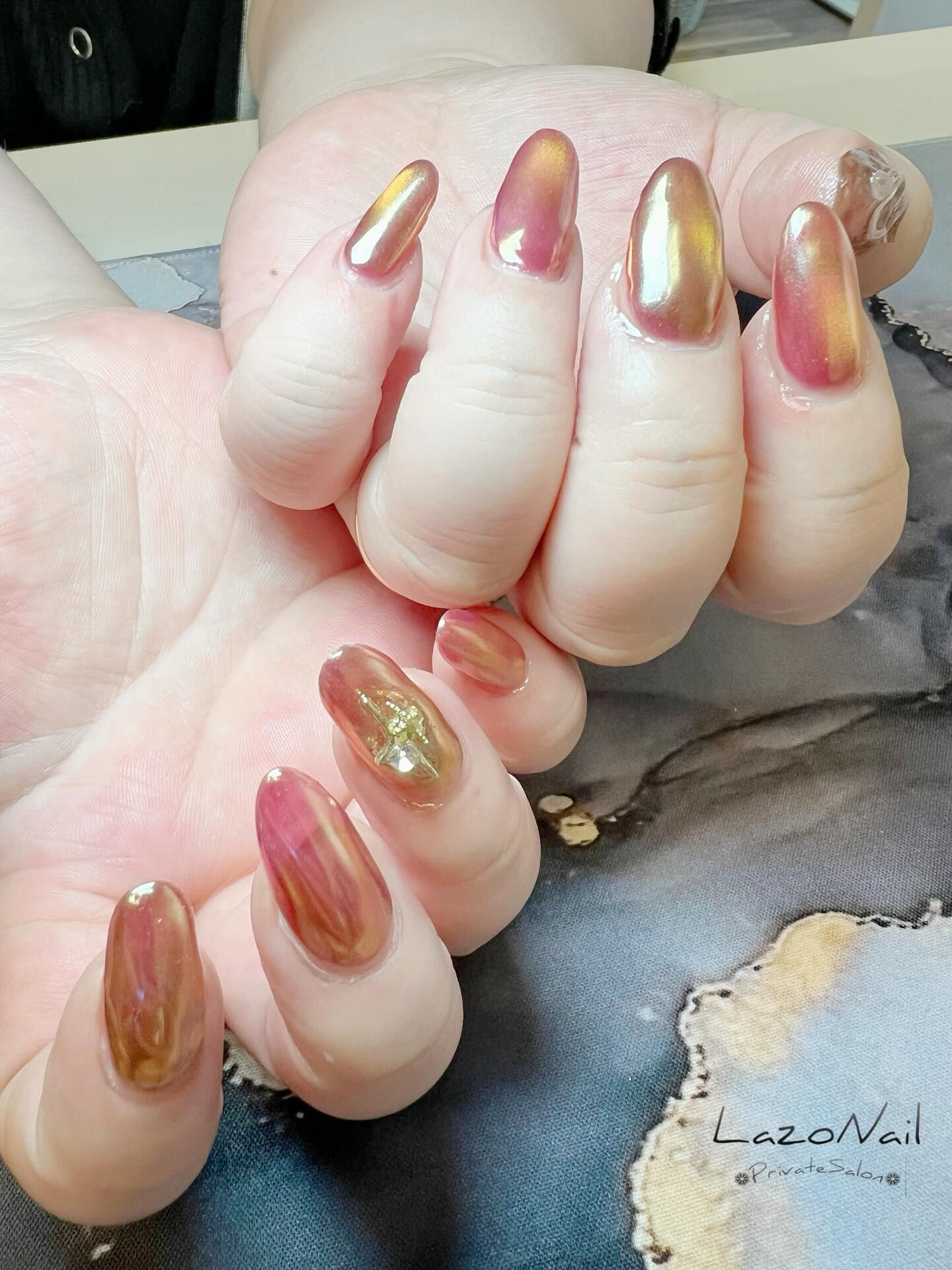 マグネット＆オーロラネイルさせていただきました💅