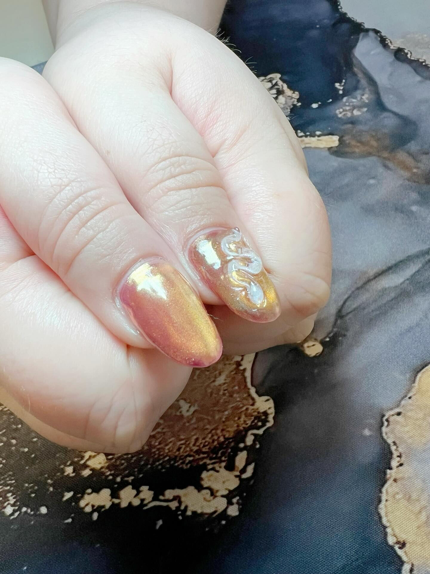 マグネット＆オーロラネイルさせていただきました💅