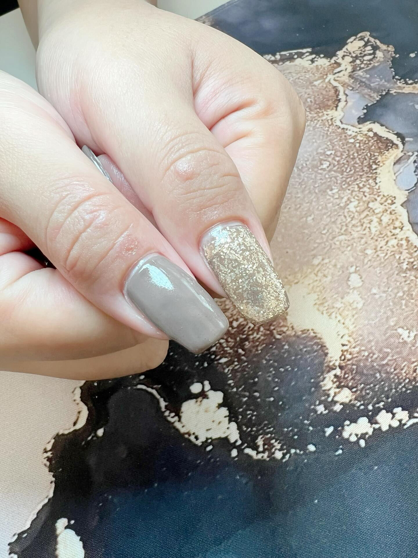 ワンカラー＆ラメネイルさせていただきました💅