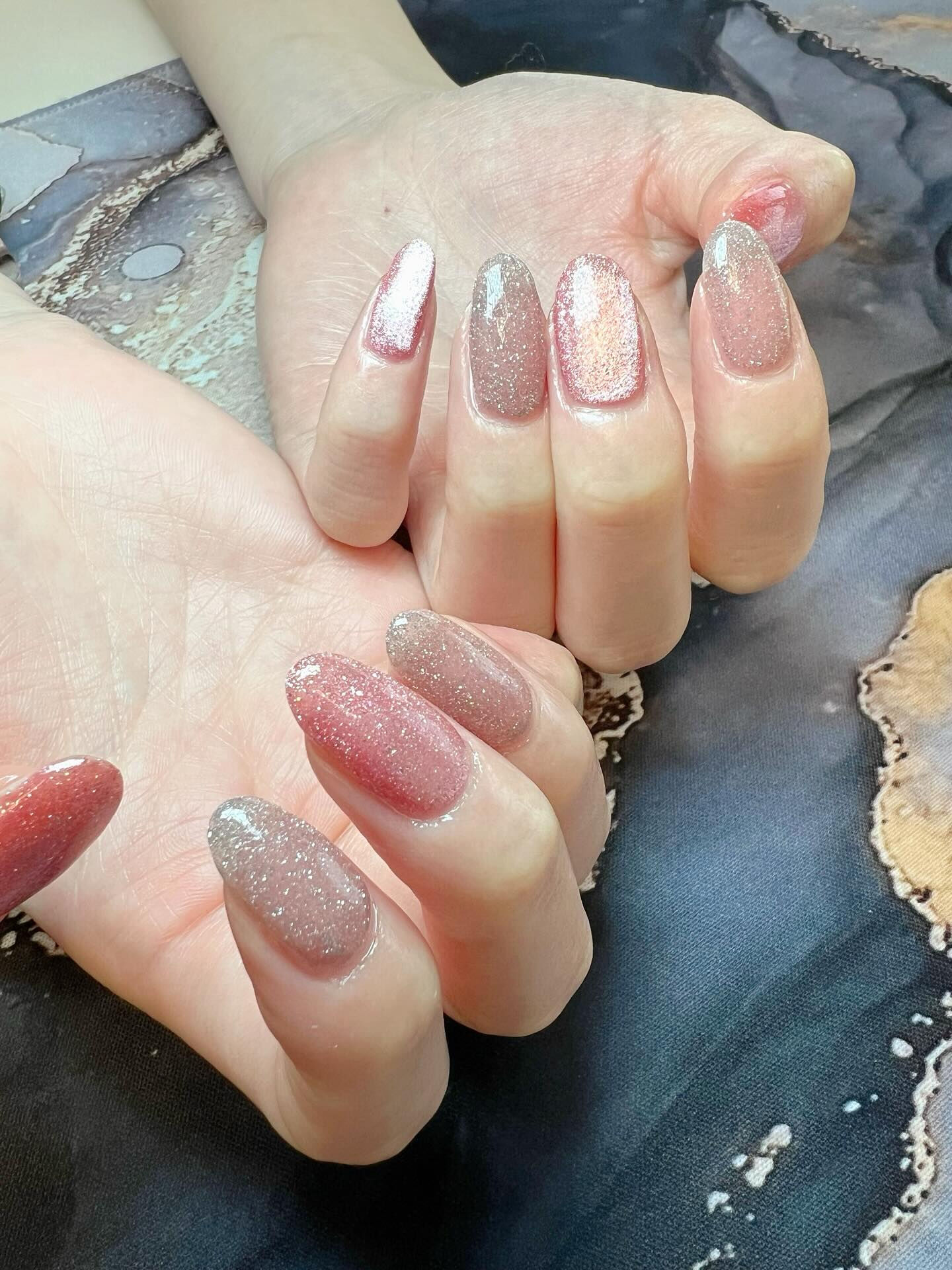 ラメ＆マグネットネイルさせていただきました💅