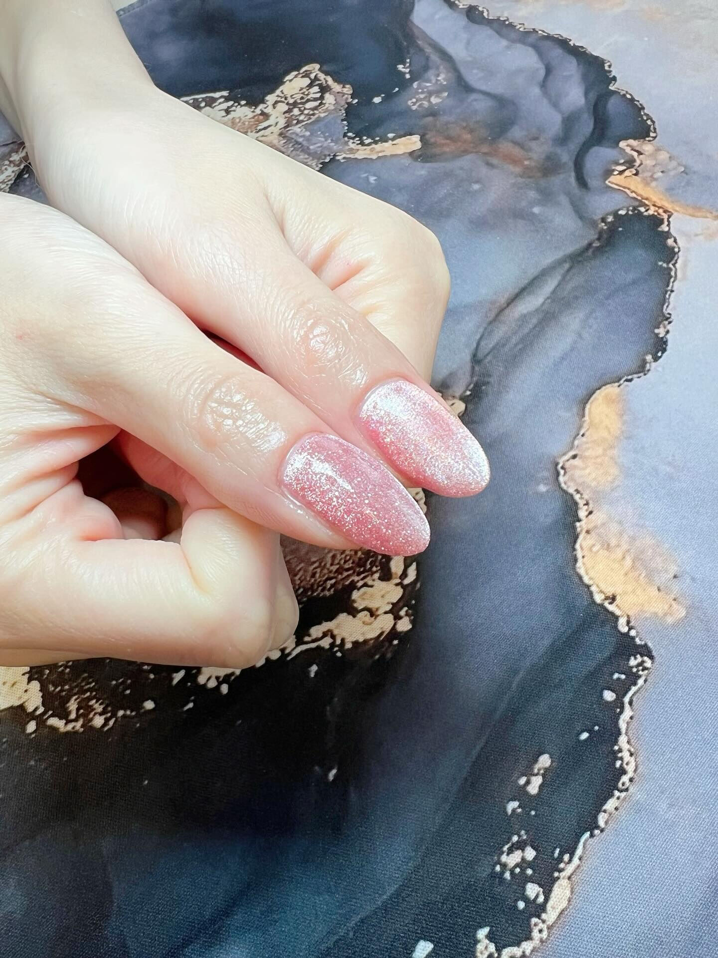 ラメ＆マグネットネイルさせていただきました💅
