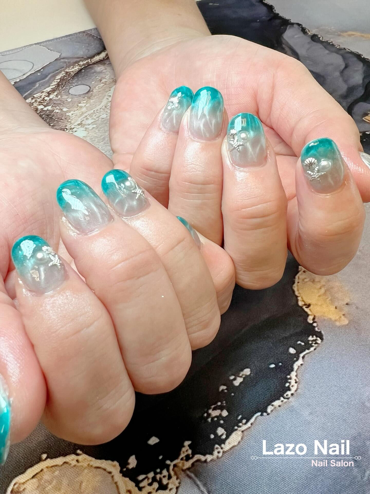 定額ネイルスペシャル色を変えてさせていただきました💅