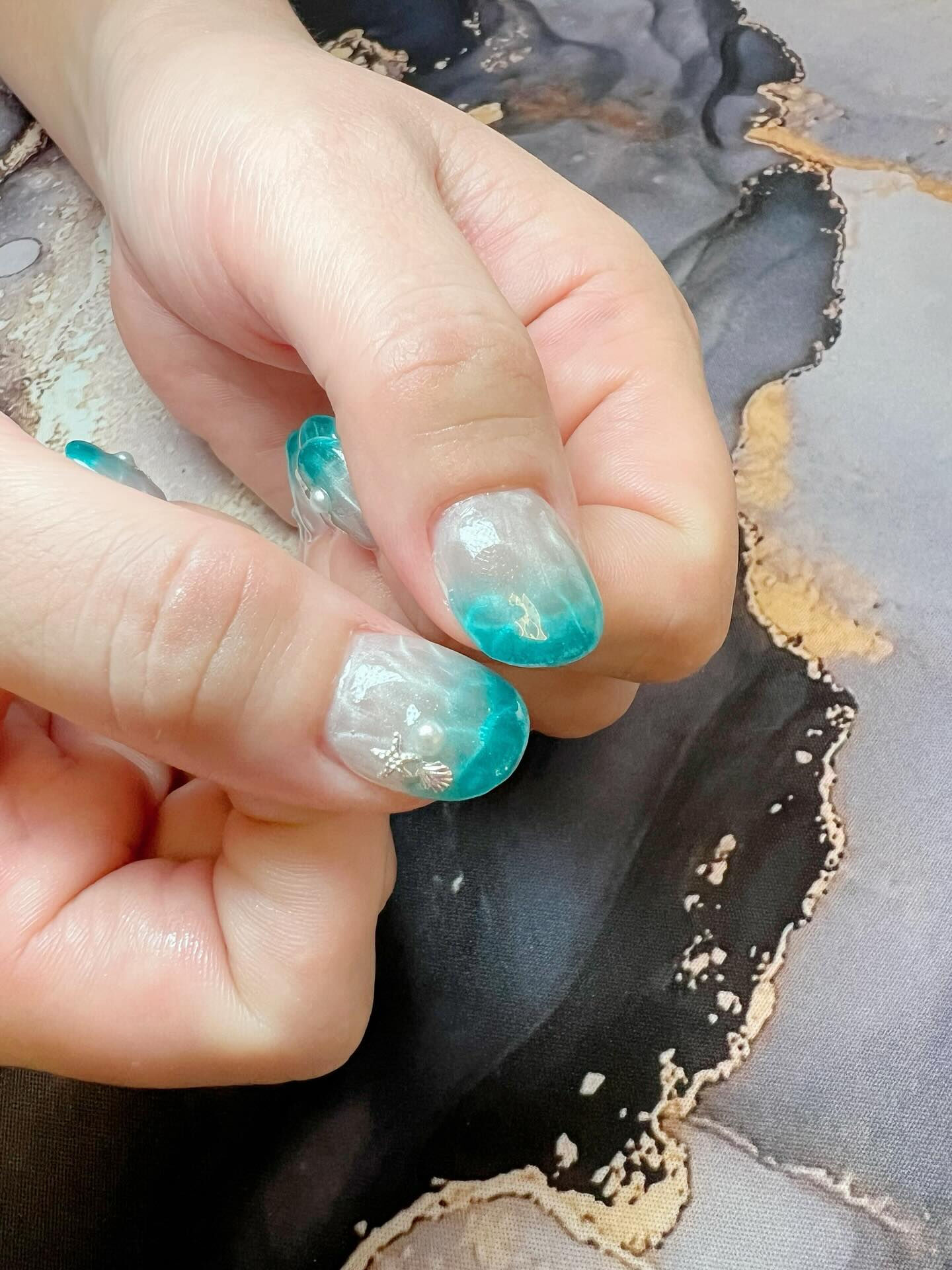 定額ネイルスペシャル色を変えてさせていただきました💅