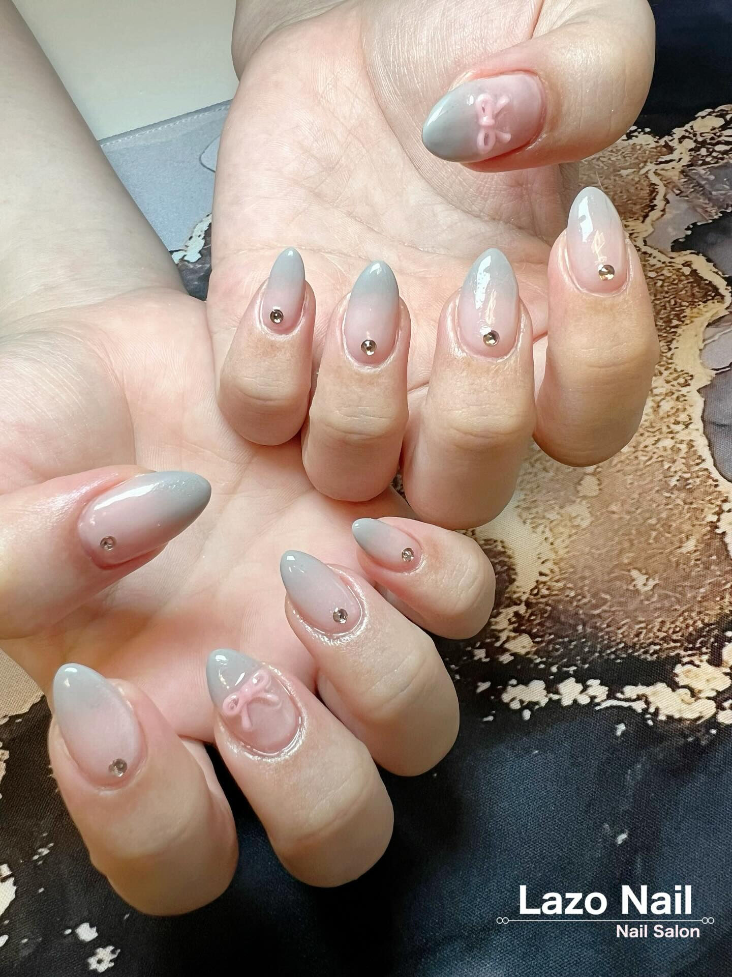 ピンクベースにグレーグラデさせていただきました💅