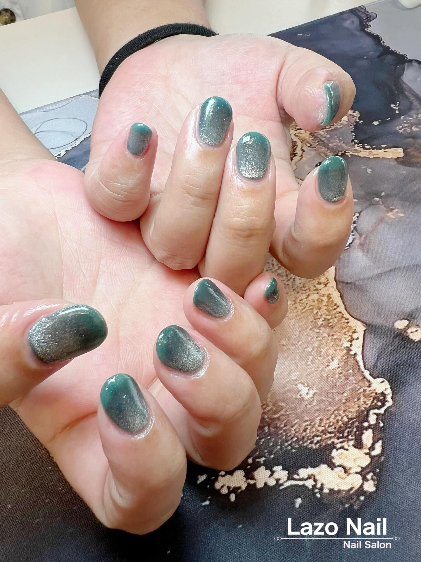 髪色に合わせたネイルさせていただきました💅