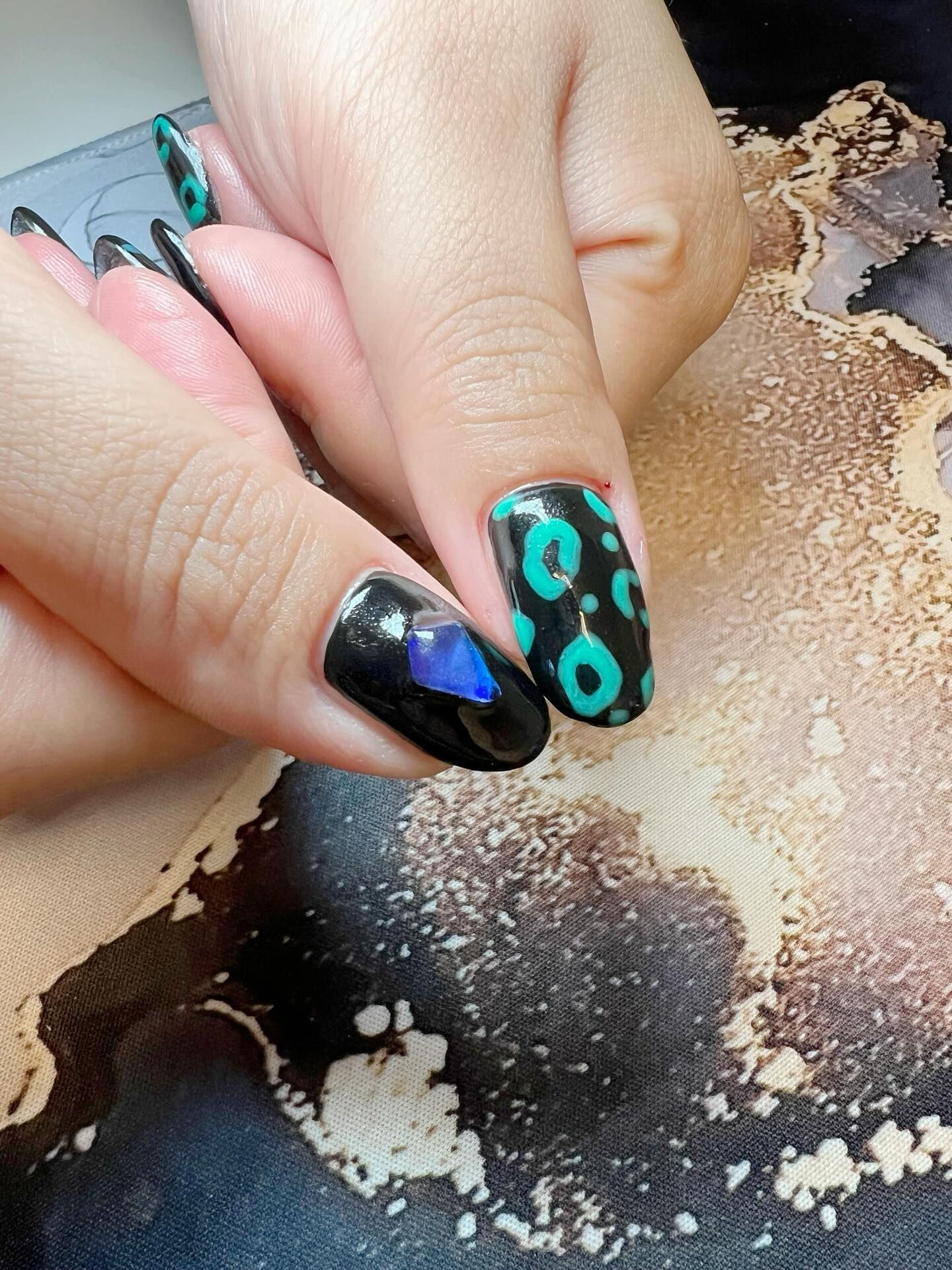 ワンカラー＋アートネイルさせていただきました💅