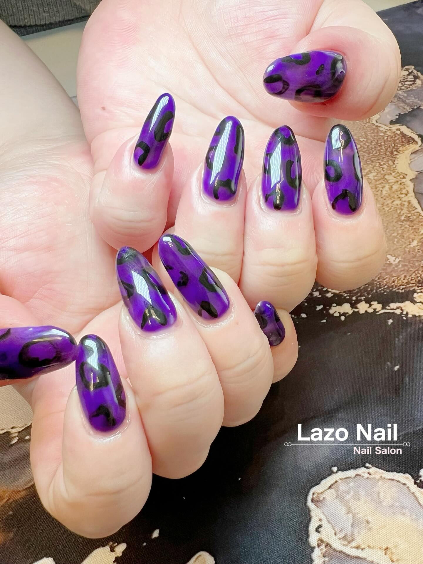 定額ネイル色を変えてさせていただきました💅