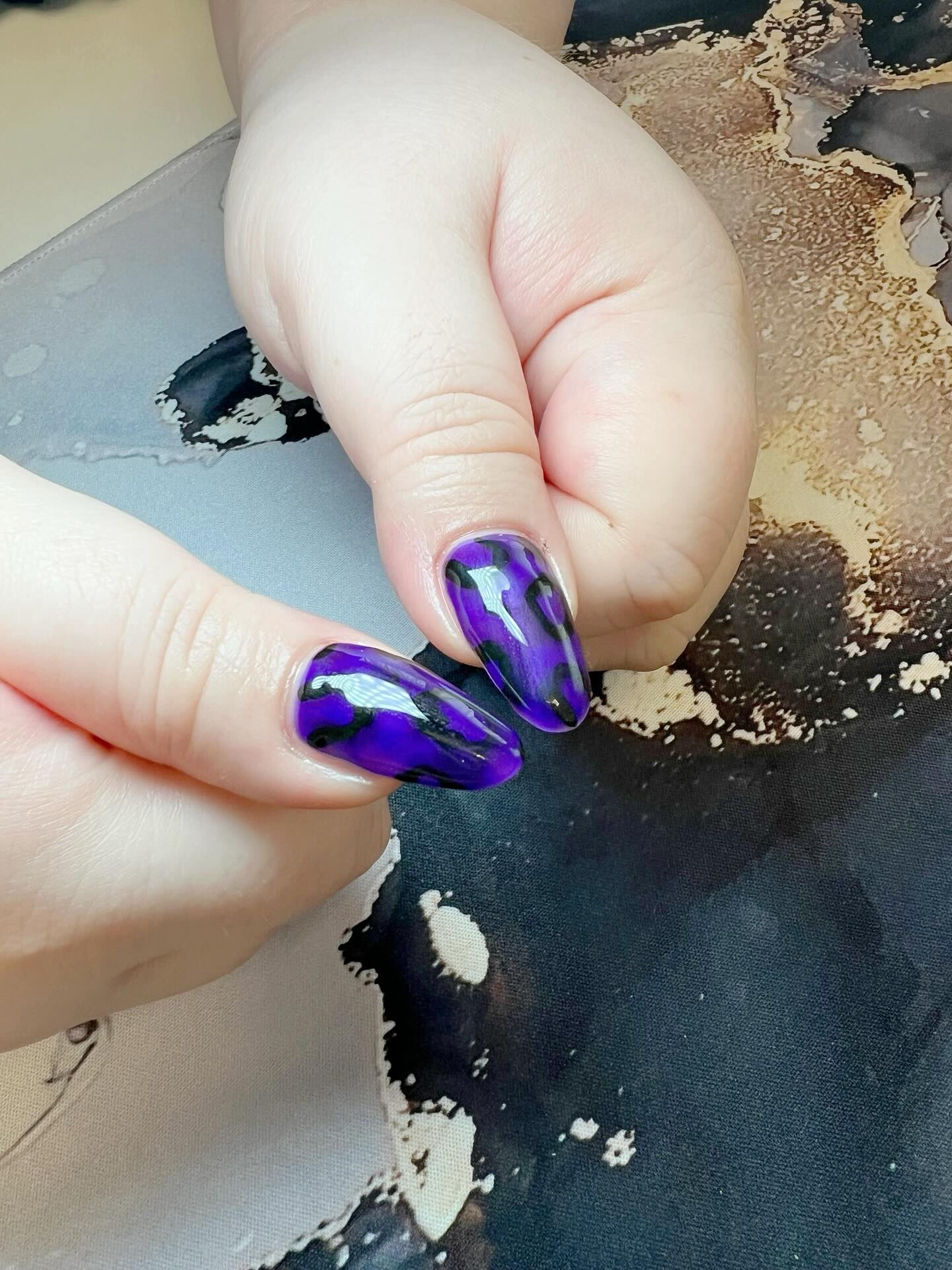 定額ネイル色を変えてさせていただきました💅
