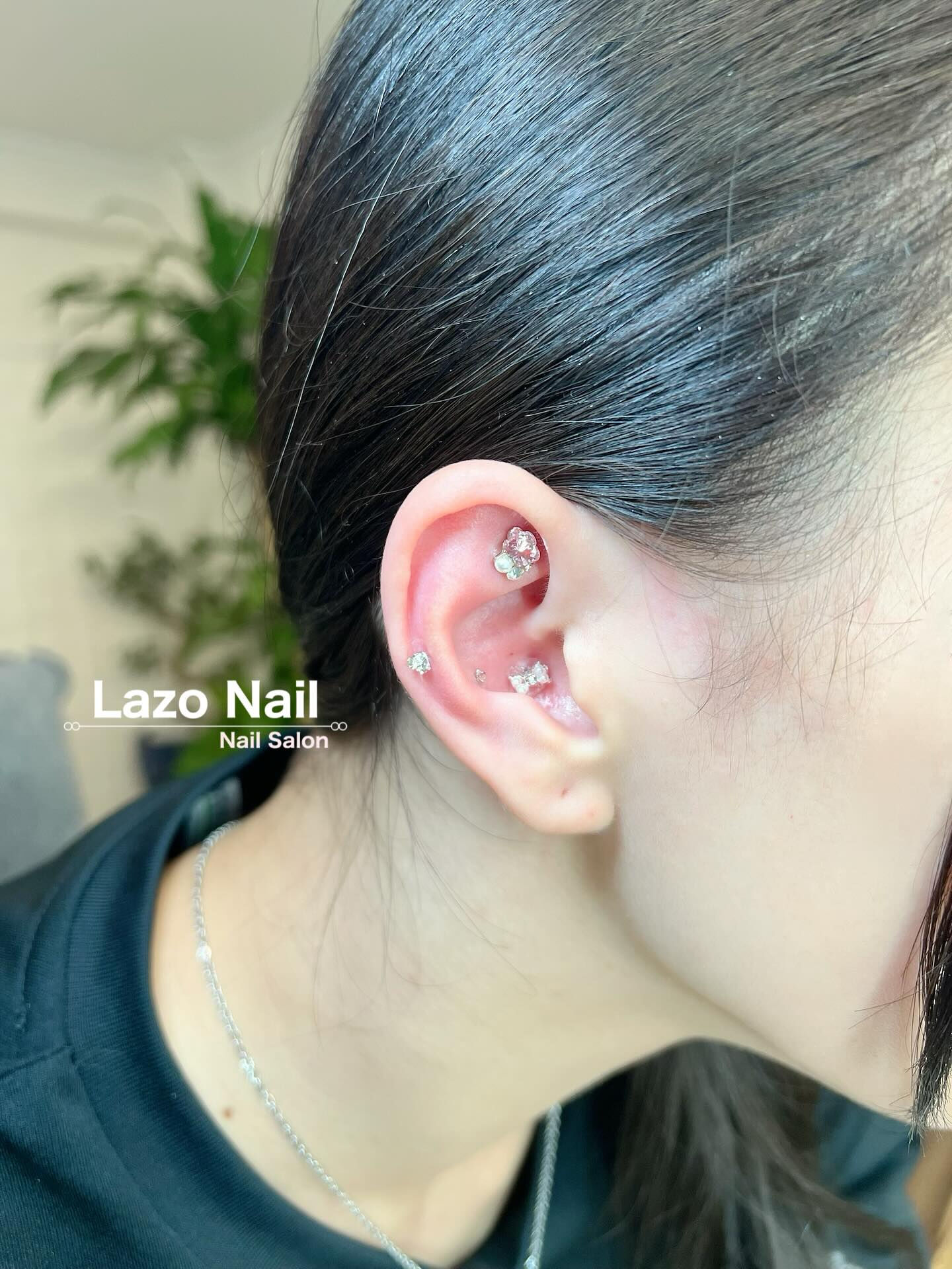 耳つぼジュエリーさせていただきました👂