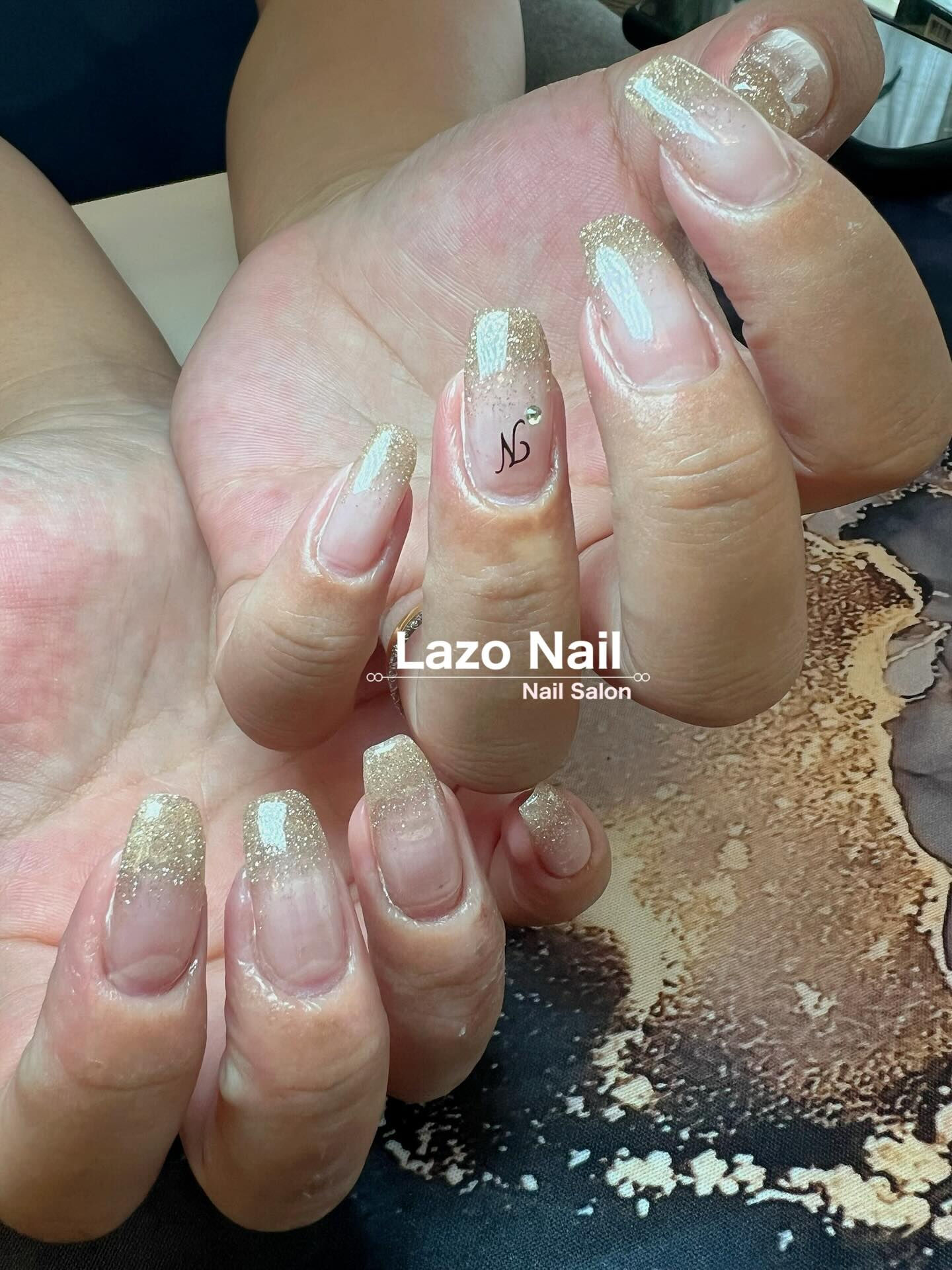 イニシャルネイルさせていただきました💅