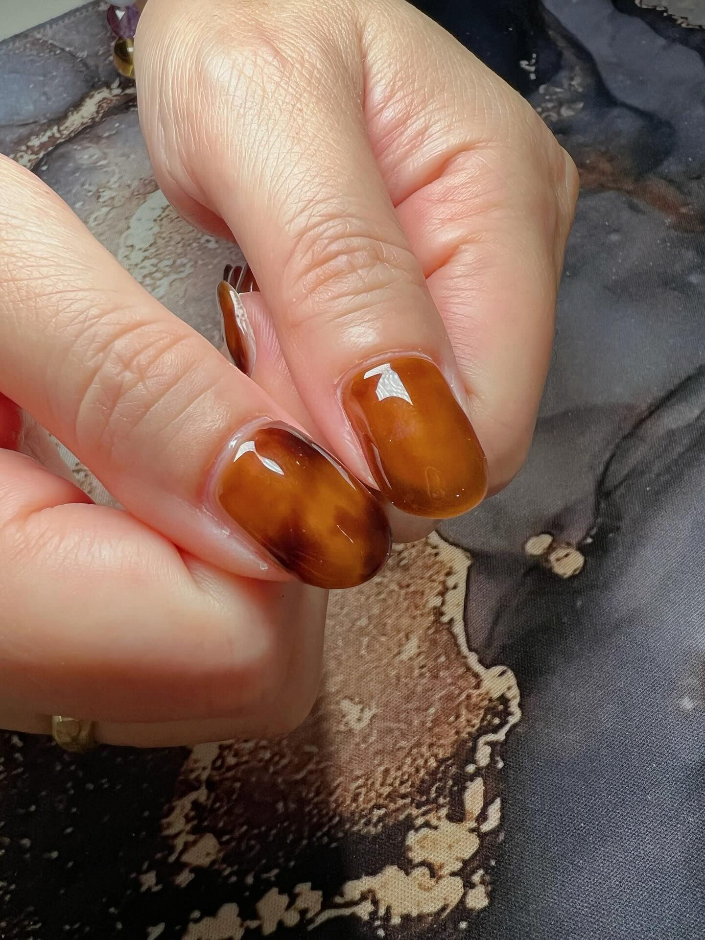 べっ甲ネイルさせていただきました💅