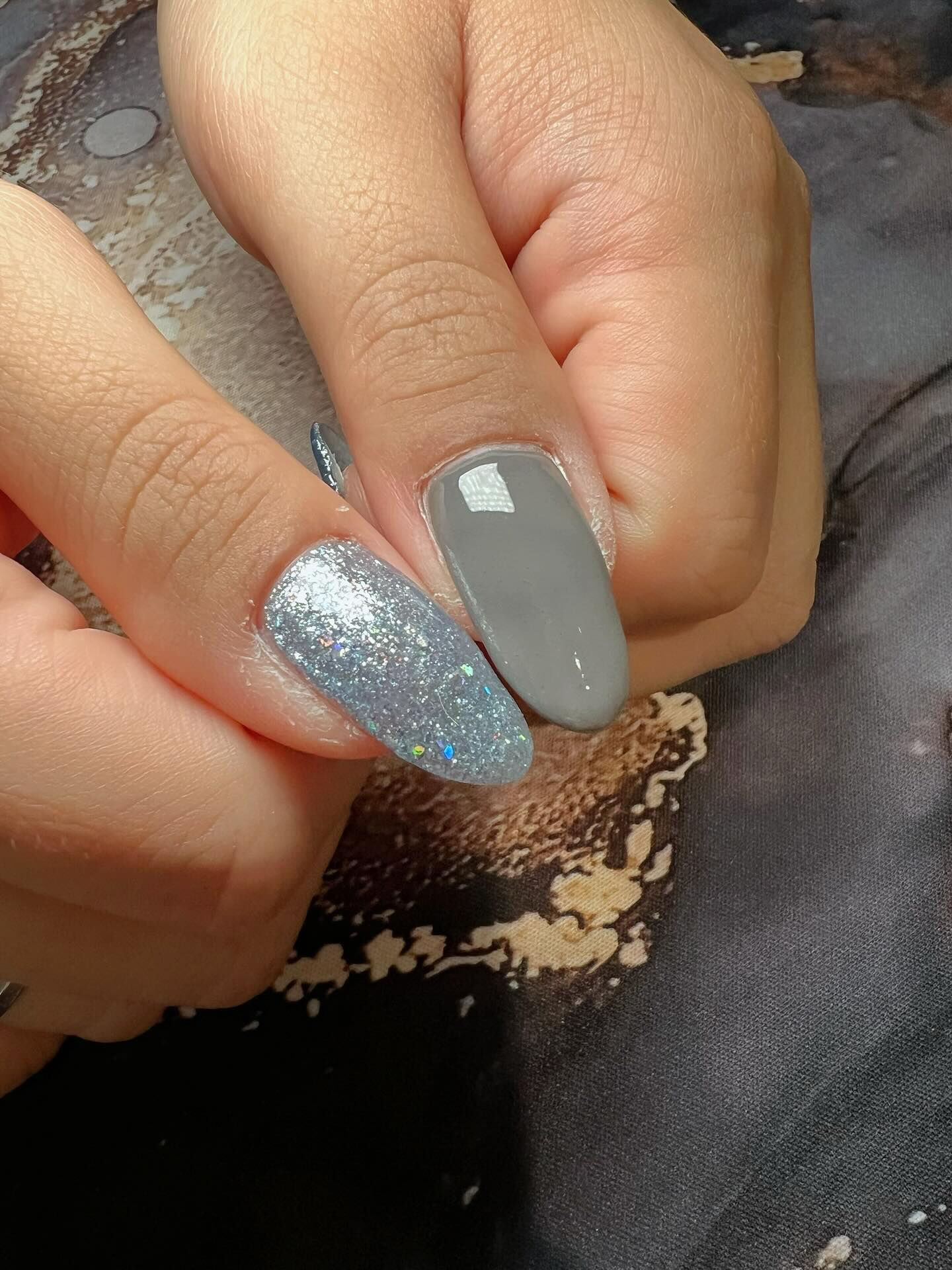 ブルーグレーネイルさせていただきました💅