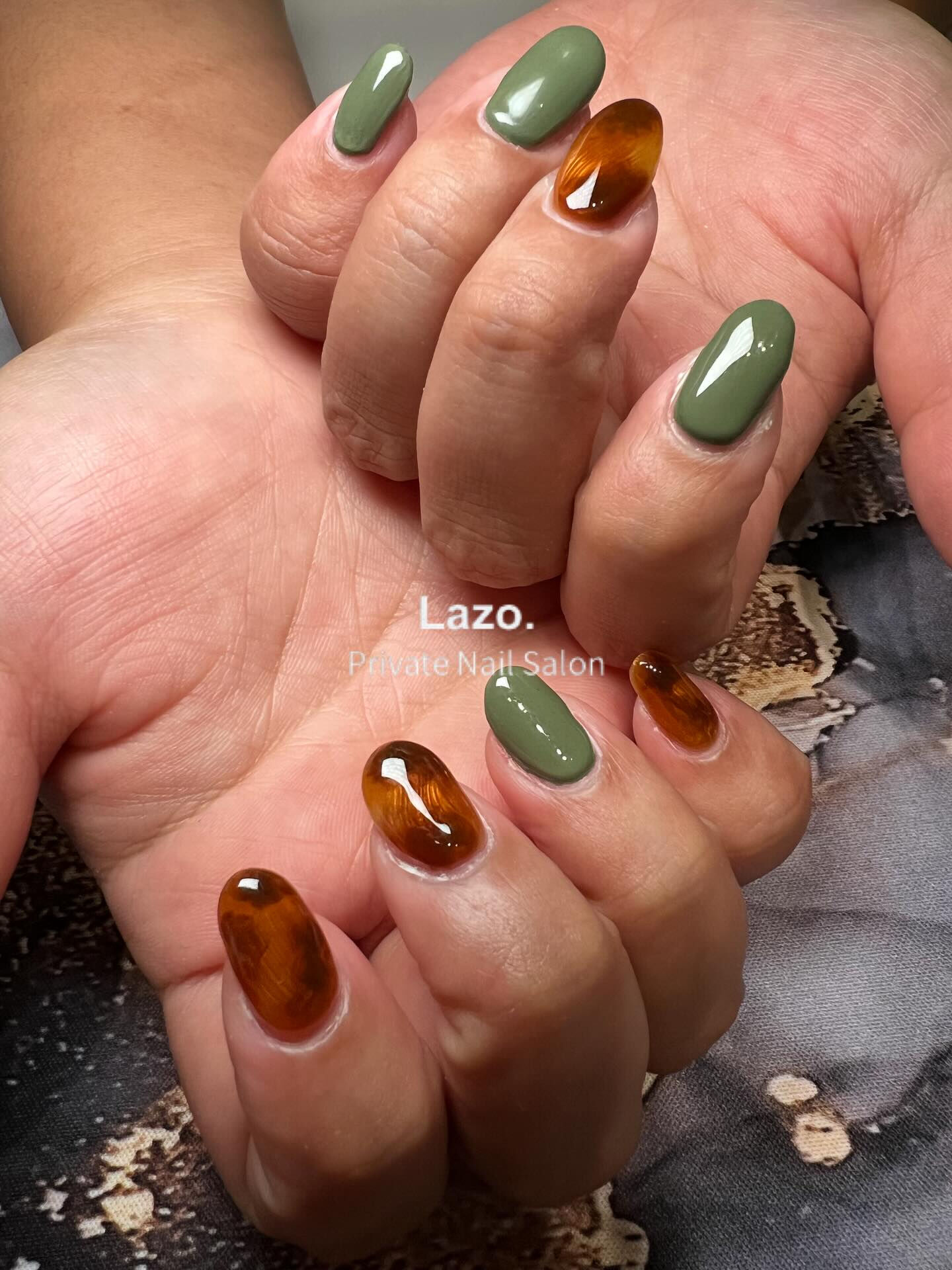 ワンカラー&べっ甲ネイルさせていただきました💅