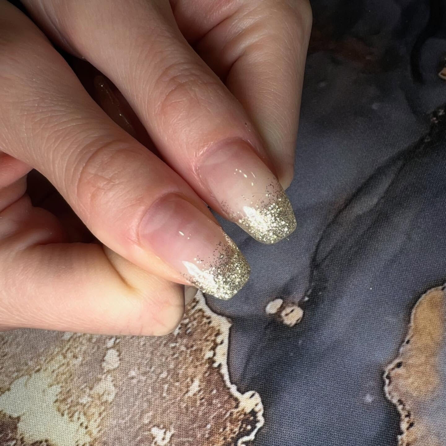 浅めラメグラさせていただきました💅
