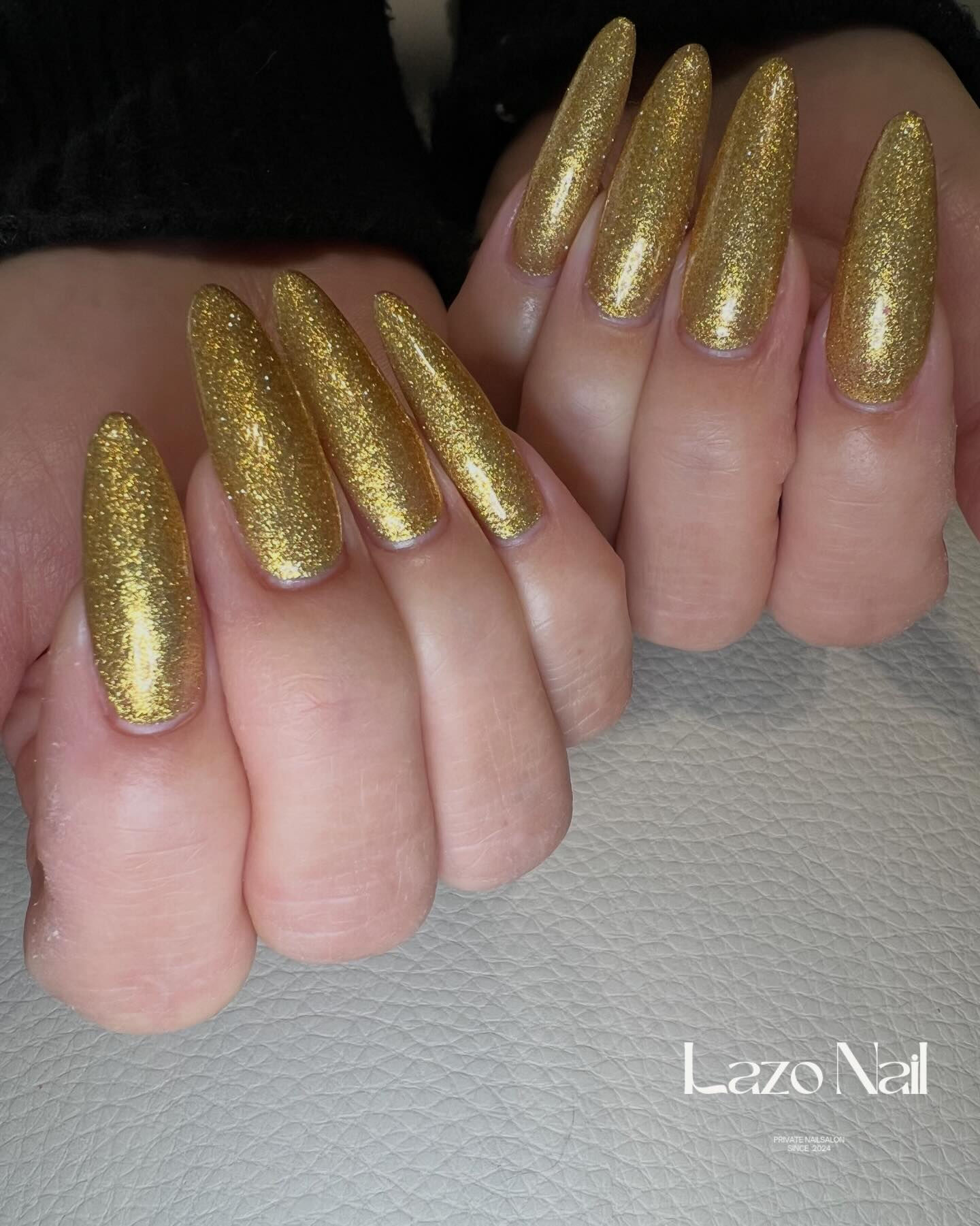 ジェル長さだしゴールドネイルさせていただきました💅