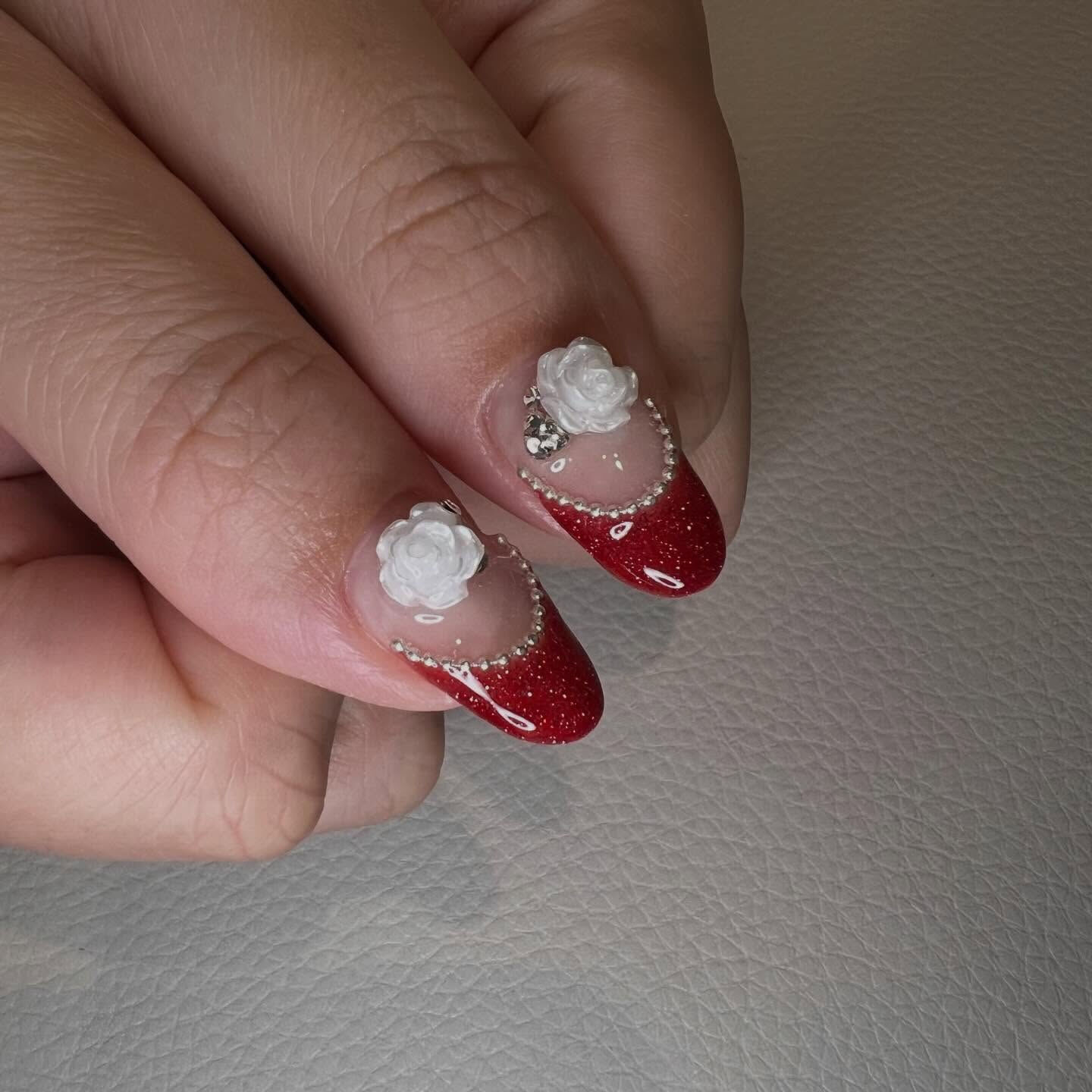 持ち込みデザインネイルさせていただきました💅