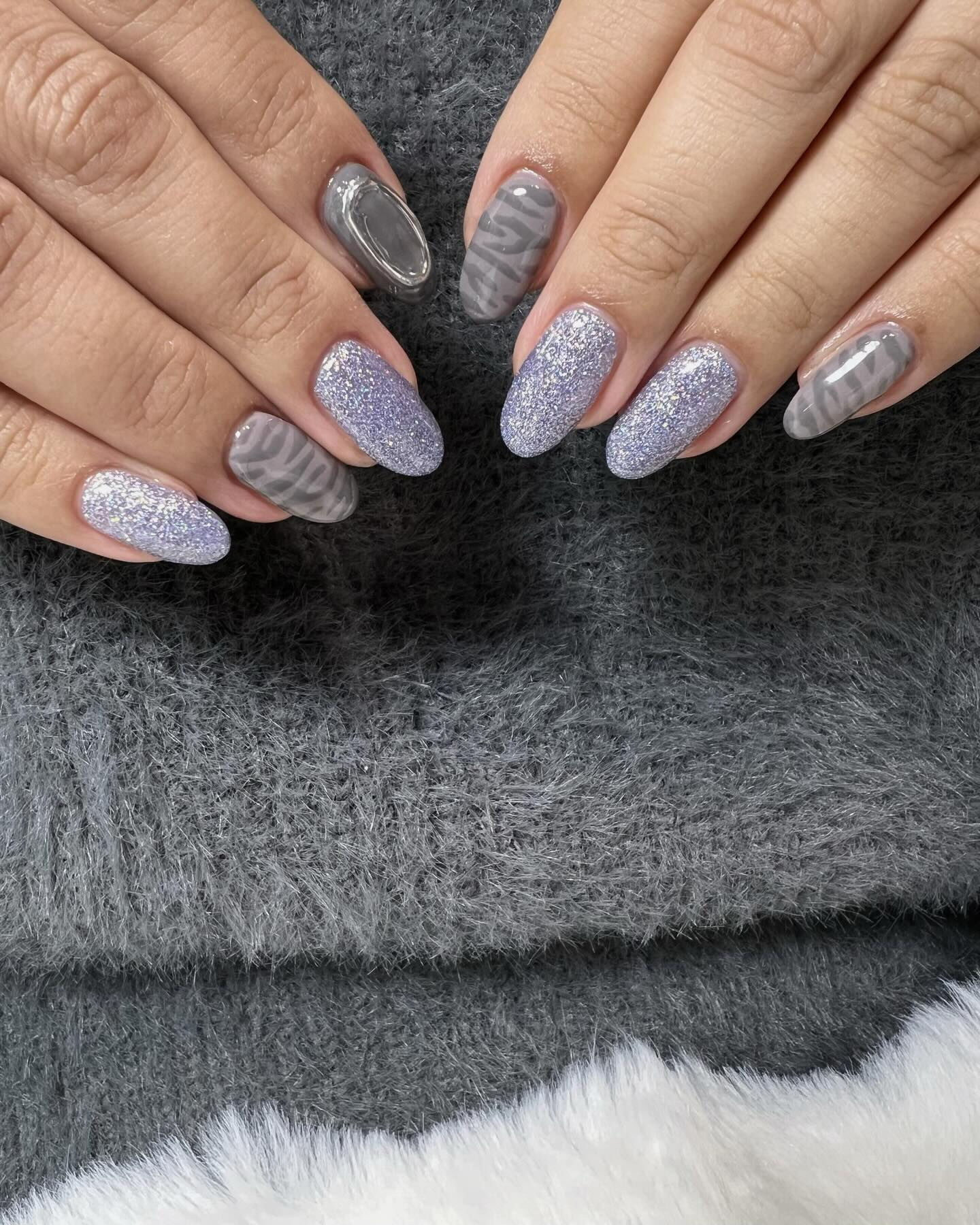 ゼブラ柄ネイル💅