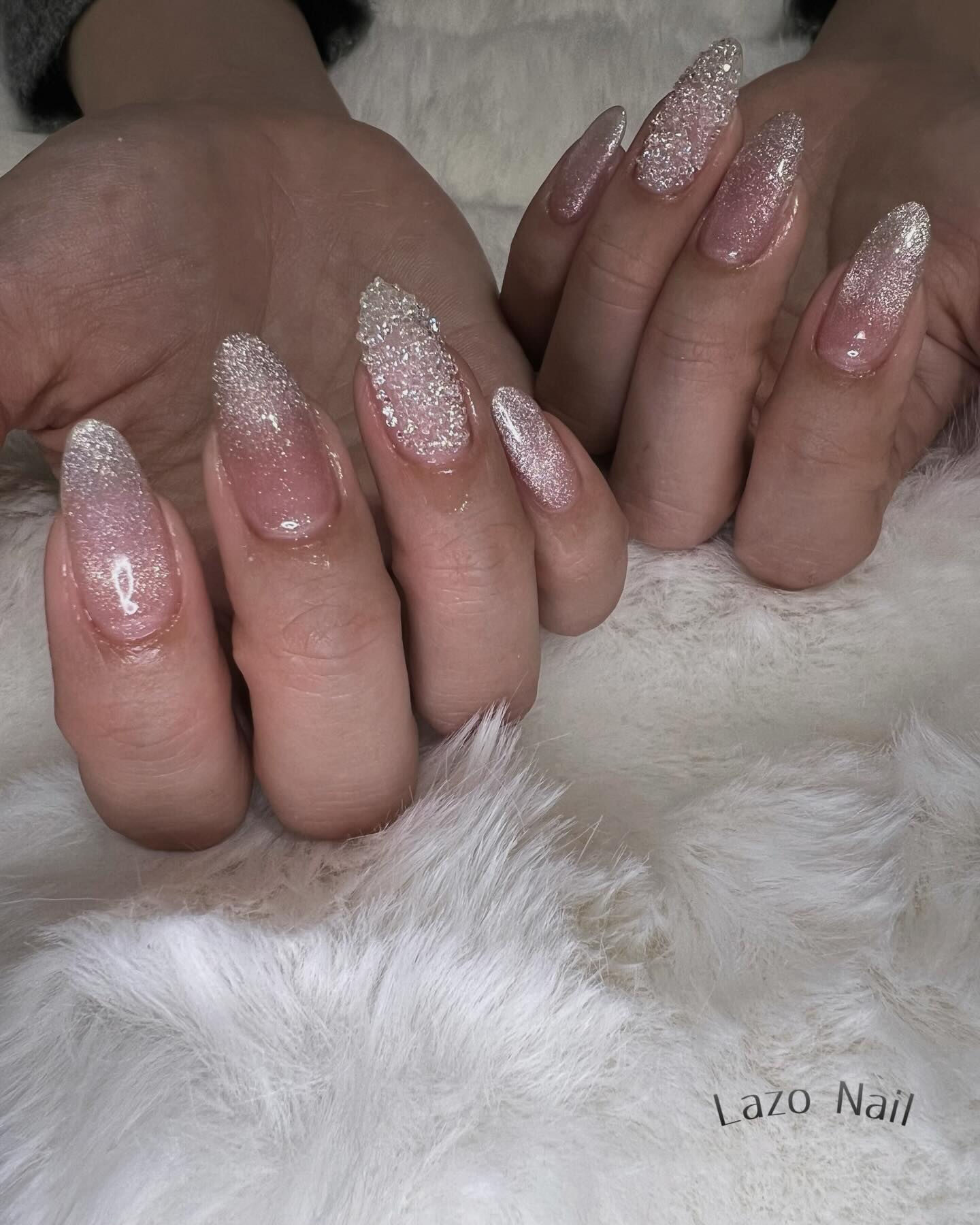 マグ&キラキラストーンネイル💅