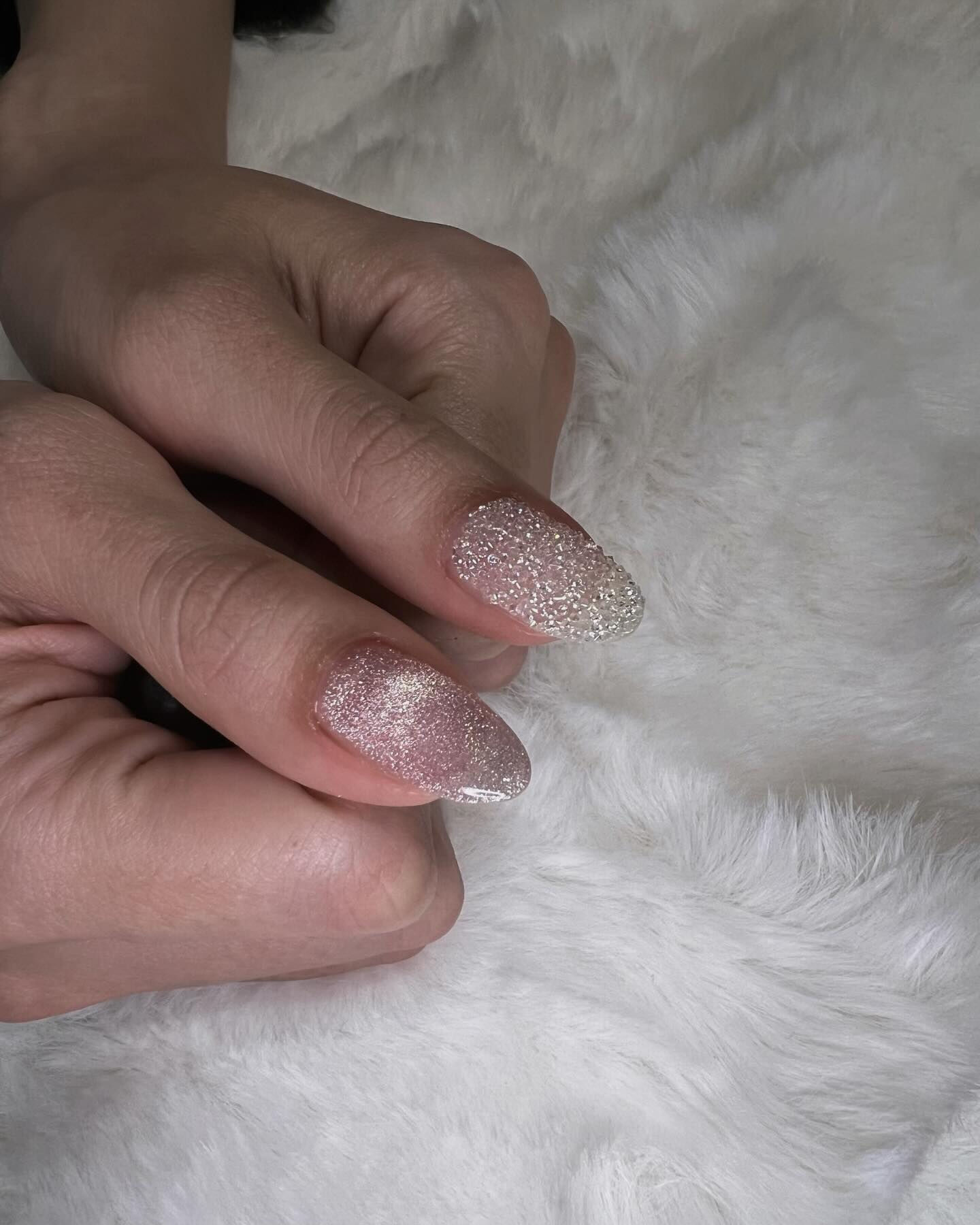 マグ&キラキラストーンネイル💅