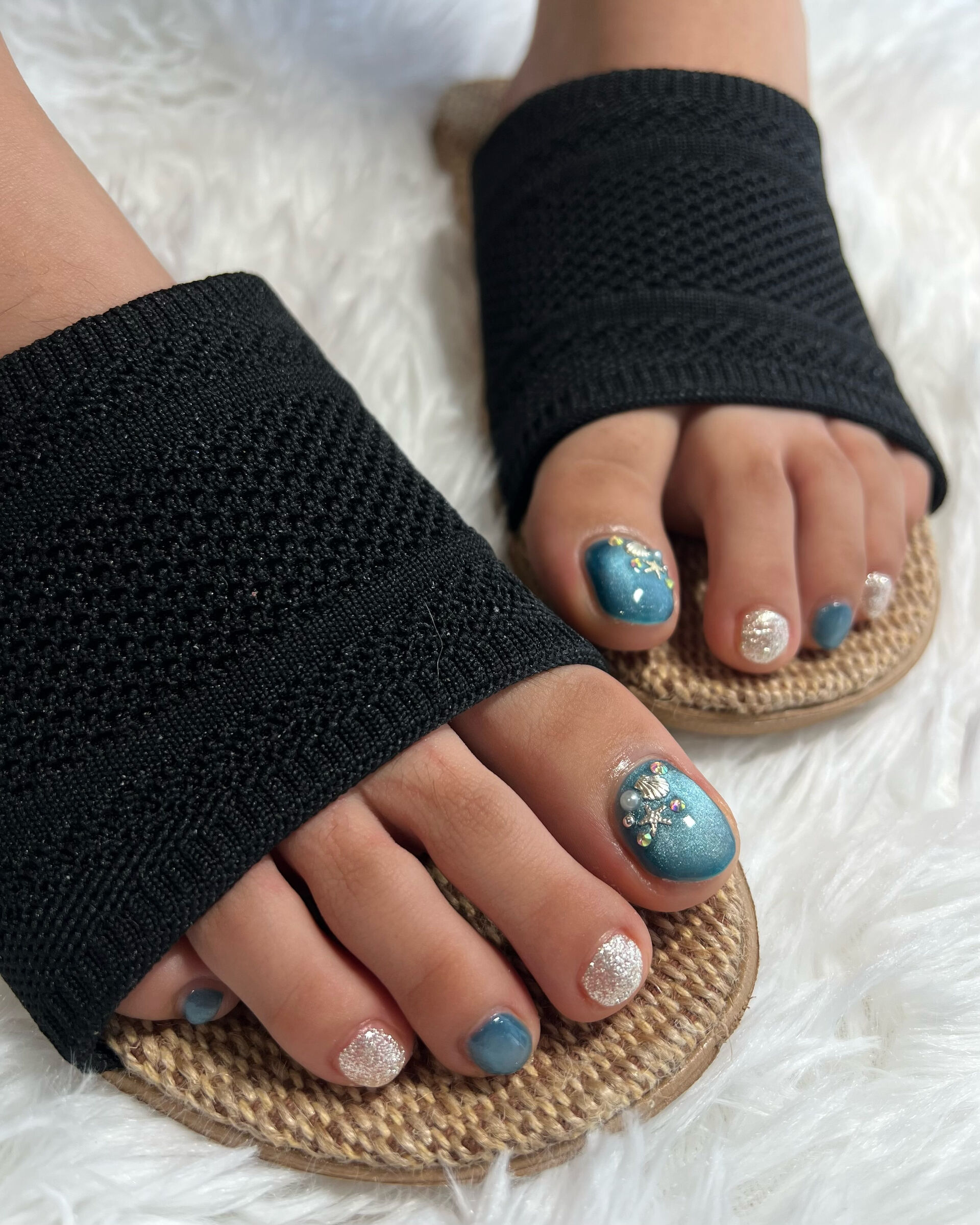 🩵キラキラBlueで足元から夏気分✨