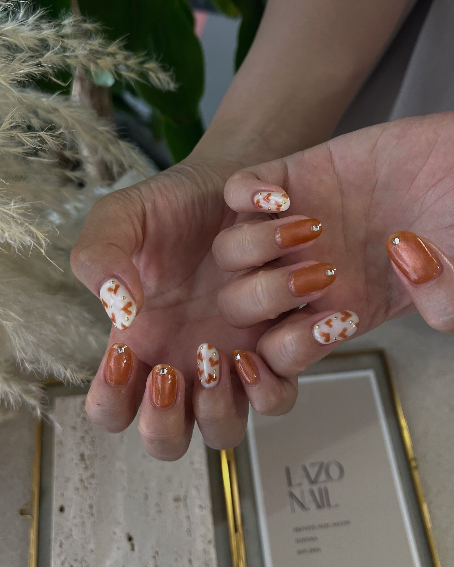オレンジブラウン×マグネットで楽しむ、秋っぽネイル🧡🍂