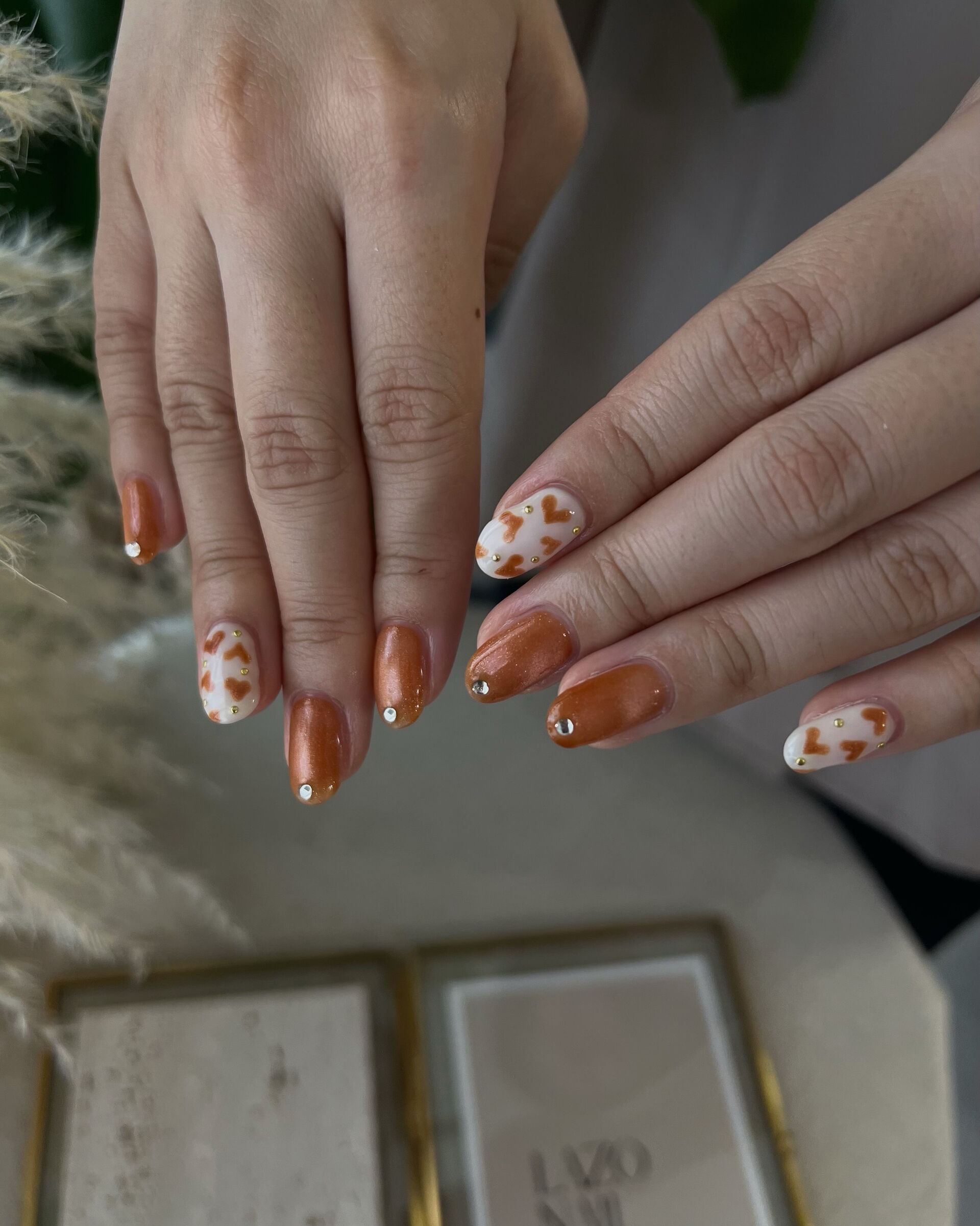 オレンジブラウン×マグネットで楽しむ、秋っぽネイル🧡🍂