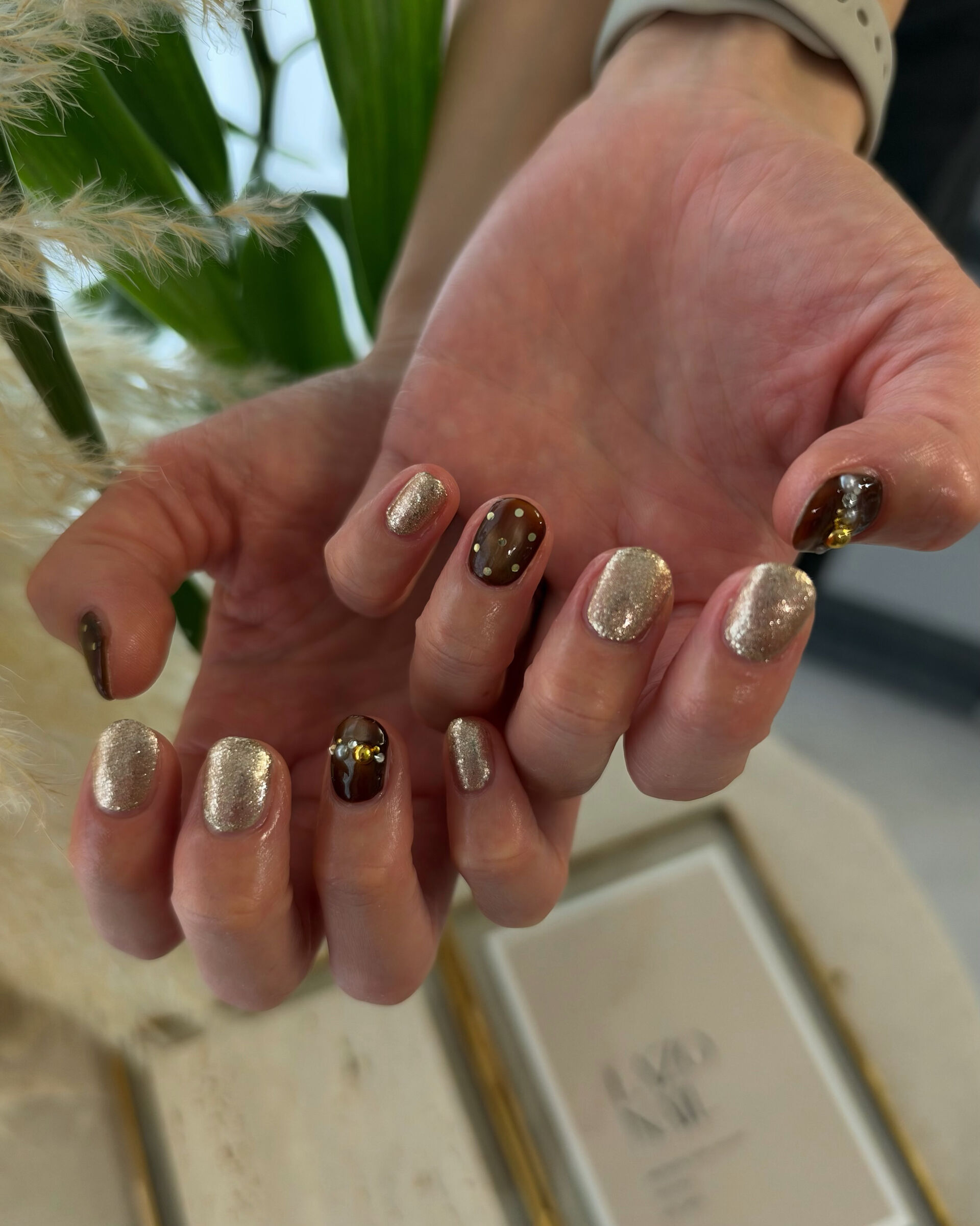 🤎✨ ブラウン×ゴールドでつくる、大人っぽ秋ネイル